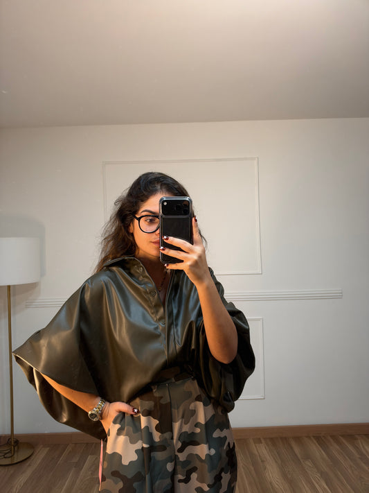 BLUSA BOTONES POLIPIEL