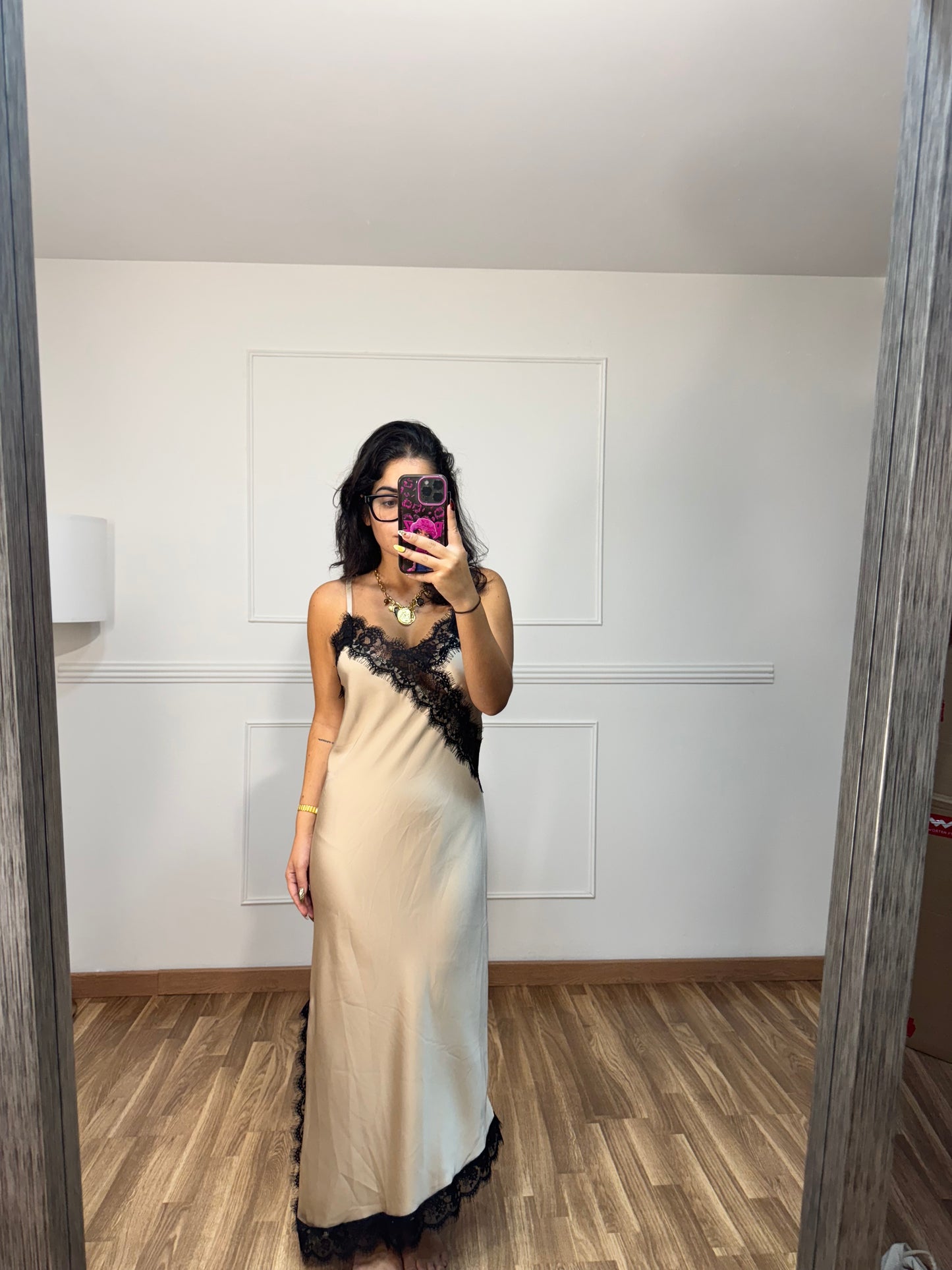 VESTIDO LENCERO