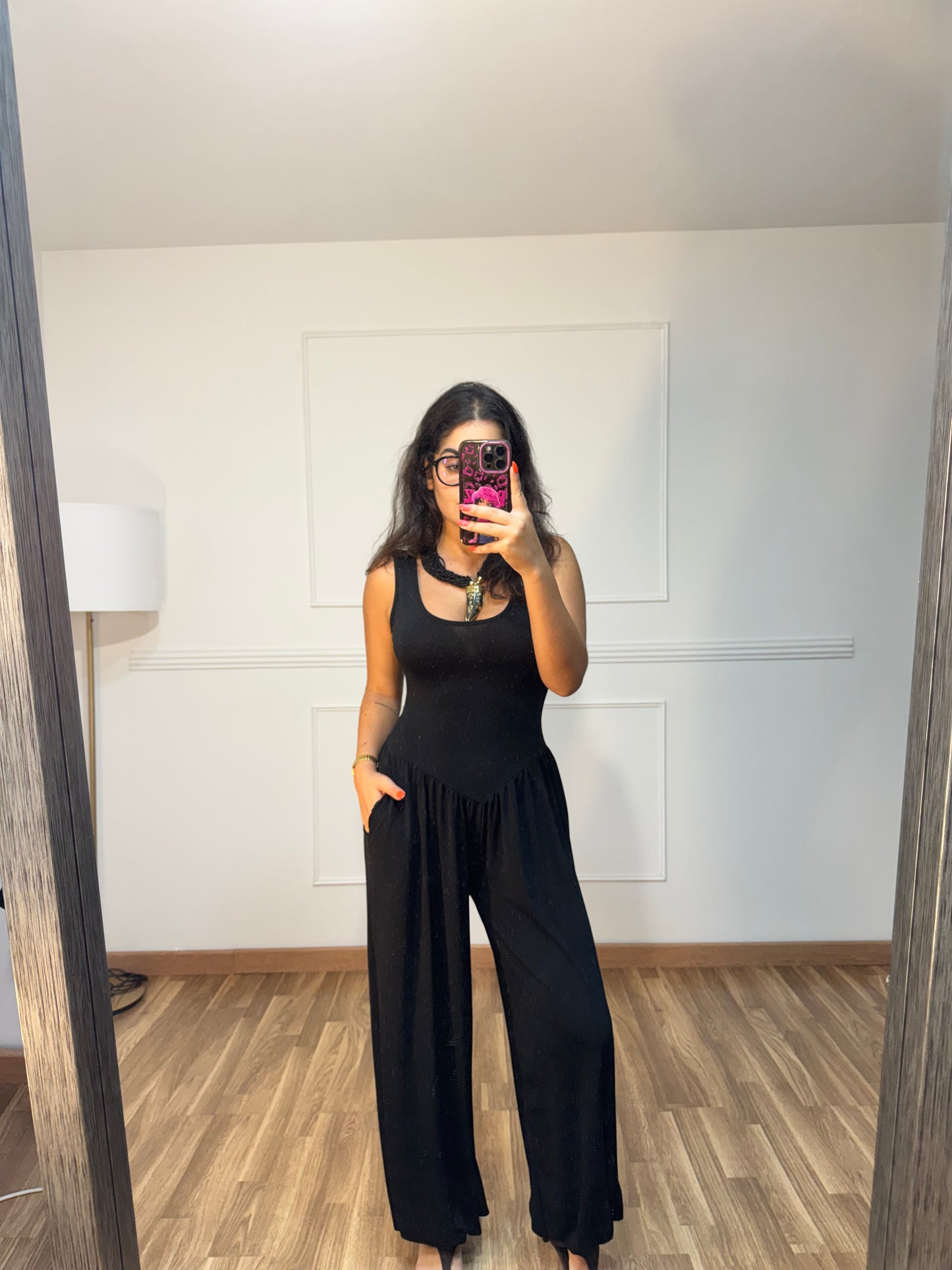 MONO VALENTINA